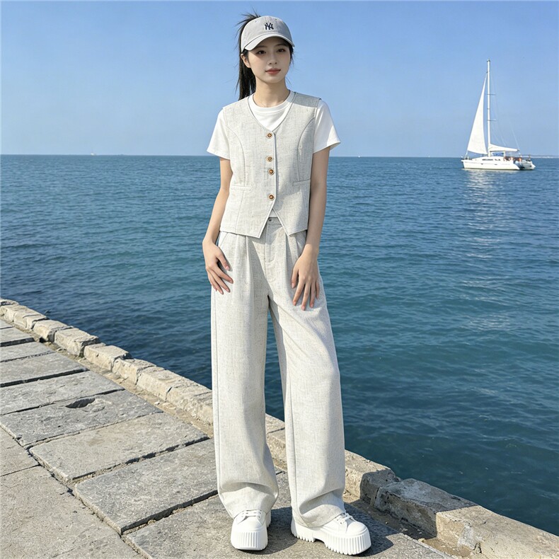 小个子穿搭套装春季新款圆领纽扣马甲上衣内搭白色T恤长裤三件套，女装套装/套裙，江南