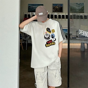抖音得物高品质二开240克宽松纯棉美式潮牌三条杠织带短袖T恤图片