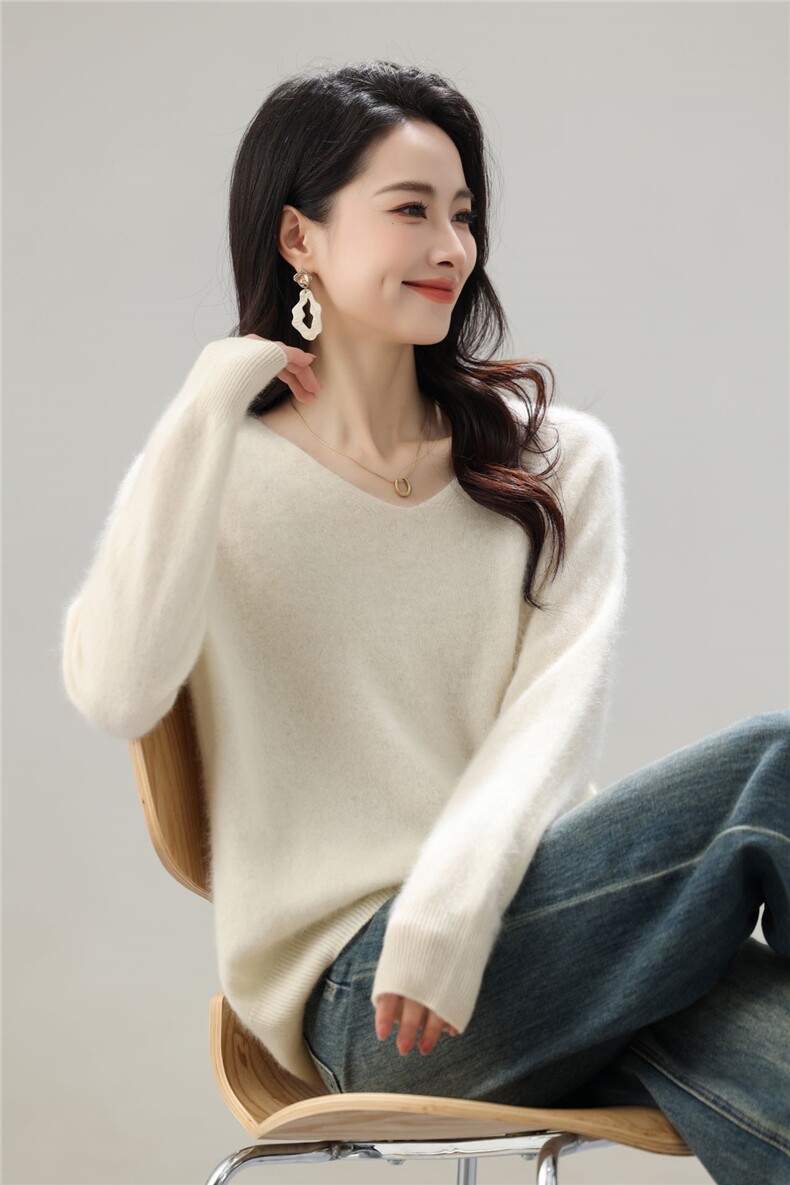时尚百搭女士秋冬V领羊毛衫 羊毛保暖显瘦毛衣图片