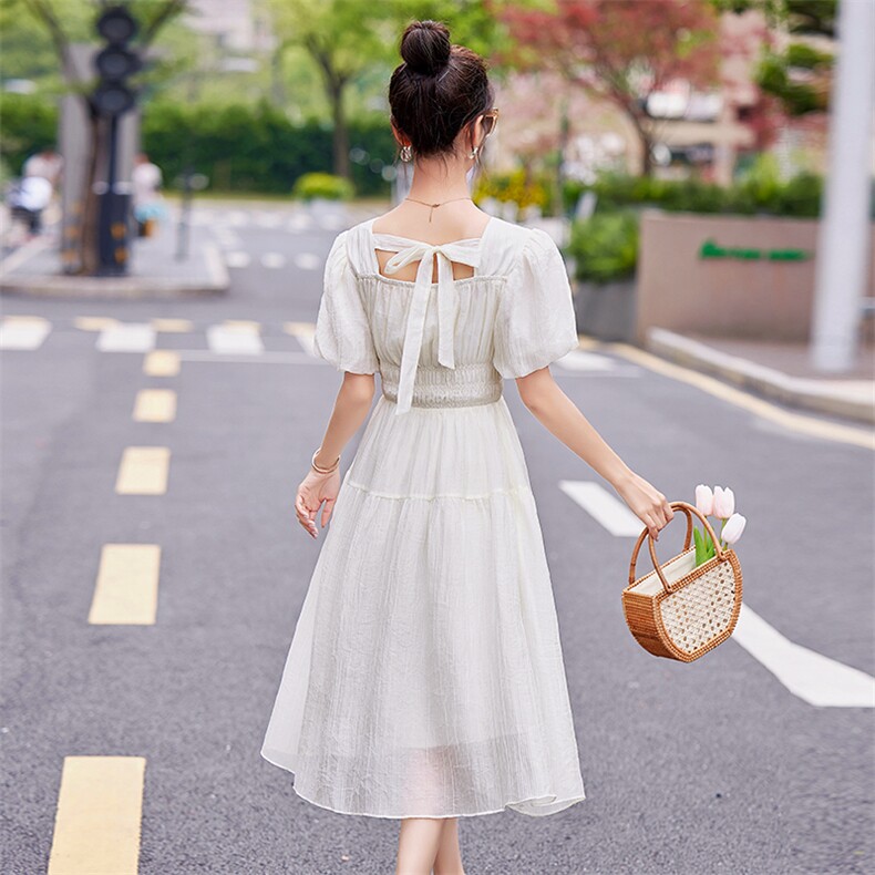 泡泡袖连衣裙2024年夏季新款收腰显瘦中连衣裙子,女装连衣裙,辉之琳