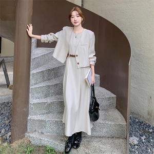 韩版气质短款西装上衣套装女2025春秋季新款显瘦背心连衣裙两件套图片