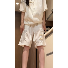 白色