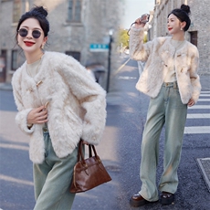 2024秋冬新款百搭圆领环保貂毛加厚长款毛绒一体外套，女装羊羔毛/颗粒绒，瑶迪依秀