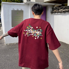 酒红色