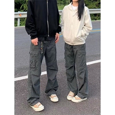 深灰色