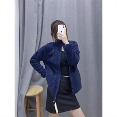 藏青色