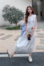 米白色刺绣马甲套装裙女2025夏季新款小清新甜美减龄半身裙两件套，女装套装/套裙，2C206