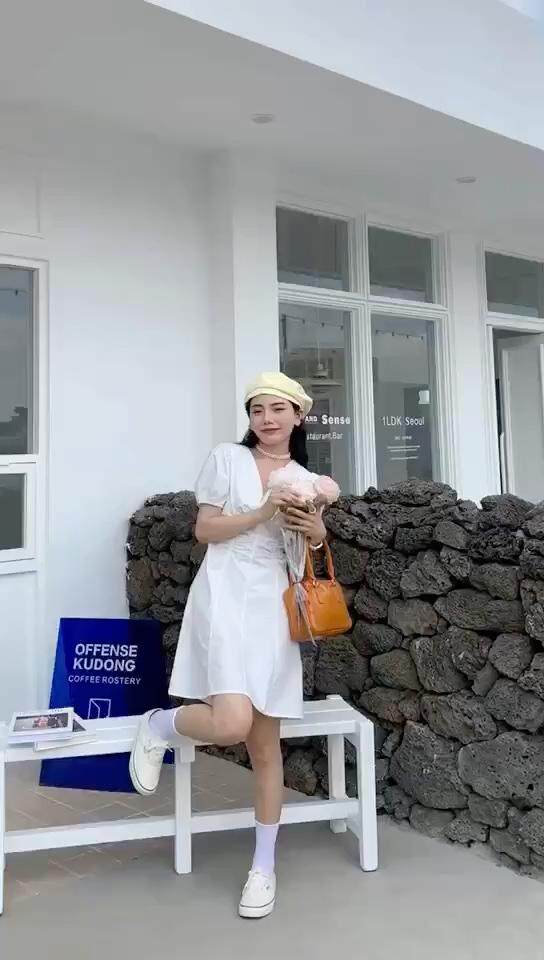 网红款收腰连衣裙，女装连衣裙，玩美