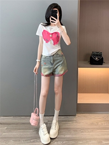 女夏新款韩版时尚休闲套装圆领刺绣蝴蝶结短袖上衣牛仔短裤两件套图片