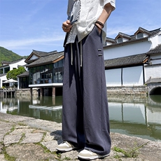 深灰色