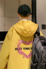 灰色