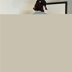 浅蓝色