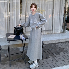 减龄超好看卫衣套装裙女初秋穿搭一整套2025新款绝美半身裙两件套，女装套装/套裙，2C317