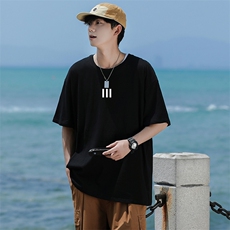 黑色