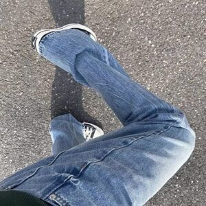 闪电纹牛仔裤男款夏季美式高街cleanfit裤子蓝色修身直筒微辣喇裤图片