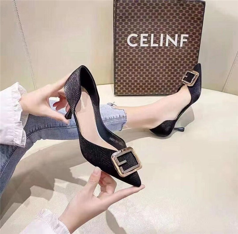 彩红鞋馆 CHXG135443