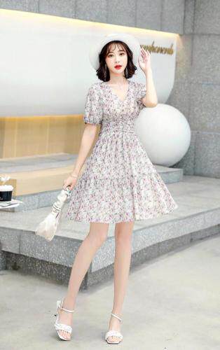 夏季新款韩版雪纺碎花连衣裙，女装连衣裙，时尚靓女孩