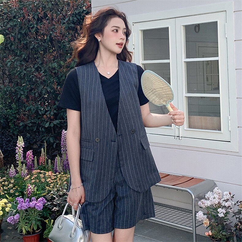 灰色竖条纹西装马甲短裤套装女2025夏新款盐系休闲短袖T恤两件套,女装套装/套裙,2C085