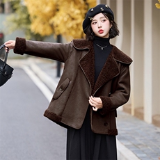 冬天大翻领羊羔毛皮毛一体羊羔绒厚外套女秋冬2024新款高级感，女装皮衣，美拉德工厂直营店
