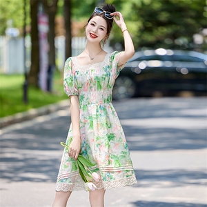 蕾丝边方领泡泡袖碎花连衣裙女夏季新款油画花色甜美长裙高腰裙子图片