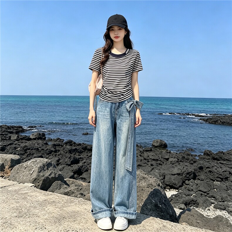 慵懒风时尚休闲套装女夏季新款圆领条纹短袖上衣烫钻牛仔裤两件套图片