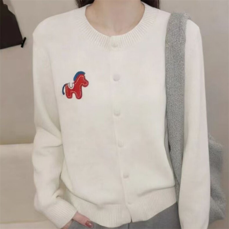 2026年秋季时尚百搭通勤简约休闲小马开衫，女装针织衫/毛衣，萱芳婷羊绒