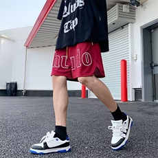 酒红色