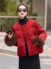现货。现货。2025年冬季短款刺绣真狐狸毛羽绒服，女装羽绒服，伊仟回