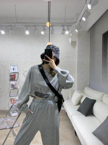 2??0??2??1??春款全面煥新??，女装，AMG