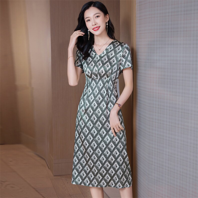 高级感缎面v领真丝连衣裙女夏天2024新款贵夫人妈妈装桑蚕丝裙子,女装连衣裙,阿舍尔精品