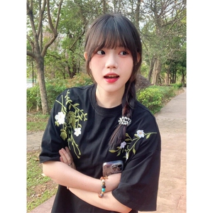 美式街头花环刺绣文字短袖T恤男女情侣夏宽重磅小众设计百搭半袖图片