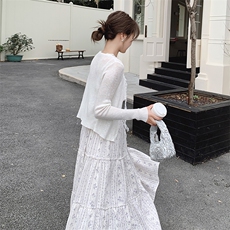 白色温柔风碎花吊带连衣裙套装女2025夏日绝美穿搭蕾丝开衫两件套，女装套装/套裙，2C177