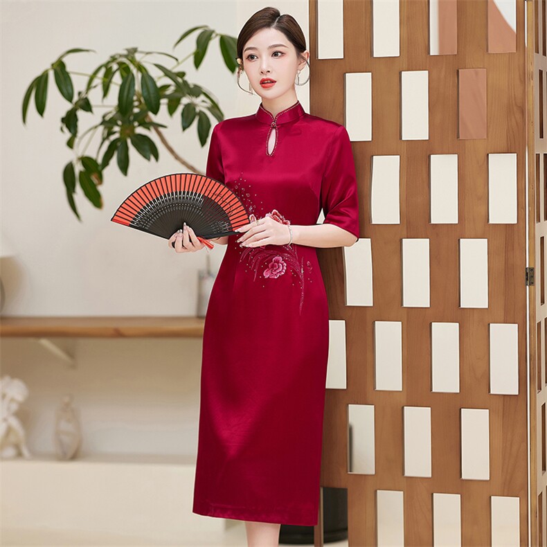 春夏季新款醋酸设计简约喜婆婆刺绣烫钻喜庆中款婚礼旗袍连衣裙,女装汉服/婚纱/旗袍/礼服,小荷流