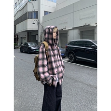 粉红色