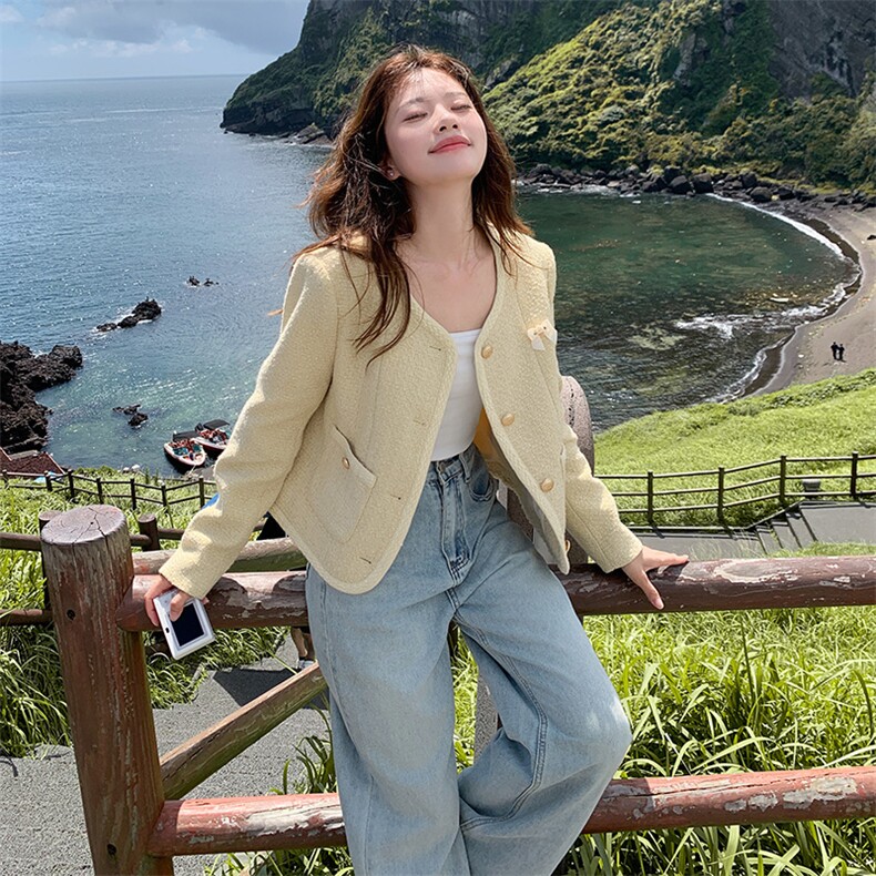 2026韩系氛围感小香风短外套女秋季新款格子V领宽松百搭通勤开衫,女装短外套,艾米莉亚