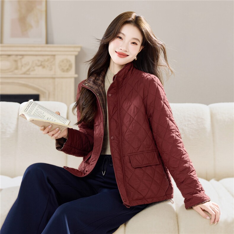 长期现货妈妈装外套女短款2026春秋冬薄棉棒球服洋气轻薄夹棉服，女装短外套，璐依舞