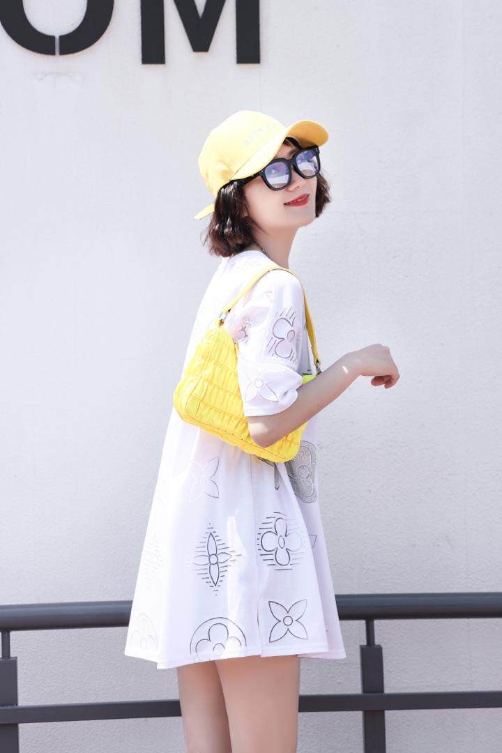 现货：夏季大版重工T，女装，卡菲莱