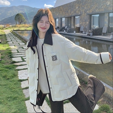 设计感保暖灯芯绒拼接羽绒服女2025年冬季新款减龄慵懒风流行外套，女装羽绒服，2C050