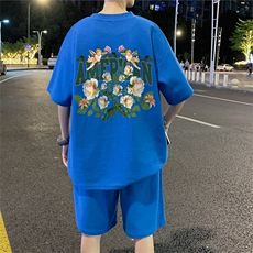 蓝色