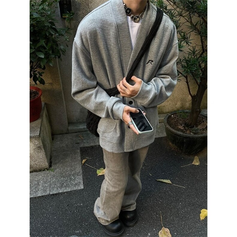 649-P38美式开衫纽扣V领卫衣潮牌春秋情侣宽松复古针织基础外套，女装短外套，电商B323A