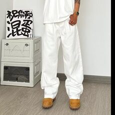 白色