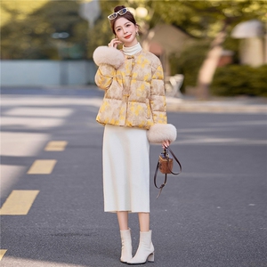 2025年新中式冬季90绒袖口狐狸毛可脱下短款羽绒服外套女图片