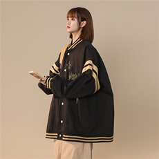 黑色