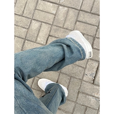 蓝色