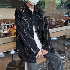 黑色