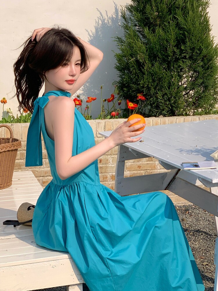 蓝色无袖挂脖吊带连衣裙女夏2025新款显瘦气质优雅高级感长裙,女装连衣裙,蝶眷