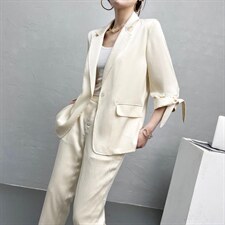 新款现货。套装，女装职业装，序儿