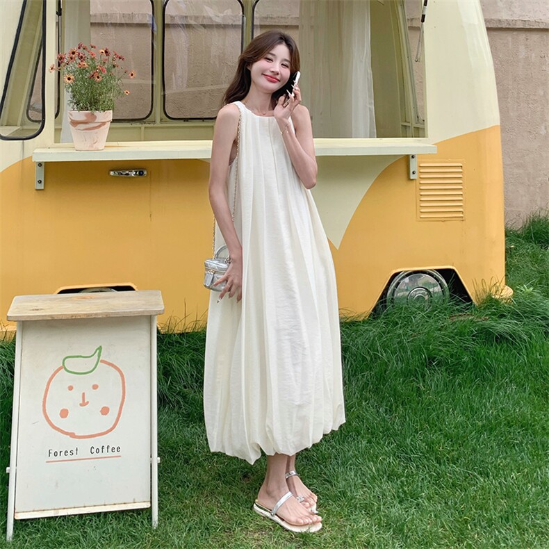 夏季新高级感文艺范连衣裙2025气质女神范温柔风浪漫绝美挂脖长裙，女装连衣裙，诺蝶