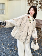 米色花朵毛呢短外套女2025年冬季新款韩系超好看甜美加厚呢子大衣，女装毛呢外套，2C056