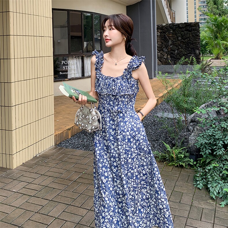 蓝色碎花无袖吊带连衣裙女夏2025新款流行绝美超火度假风少女感,女装连衣裙,红龙果